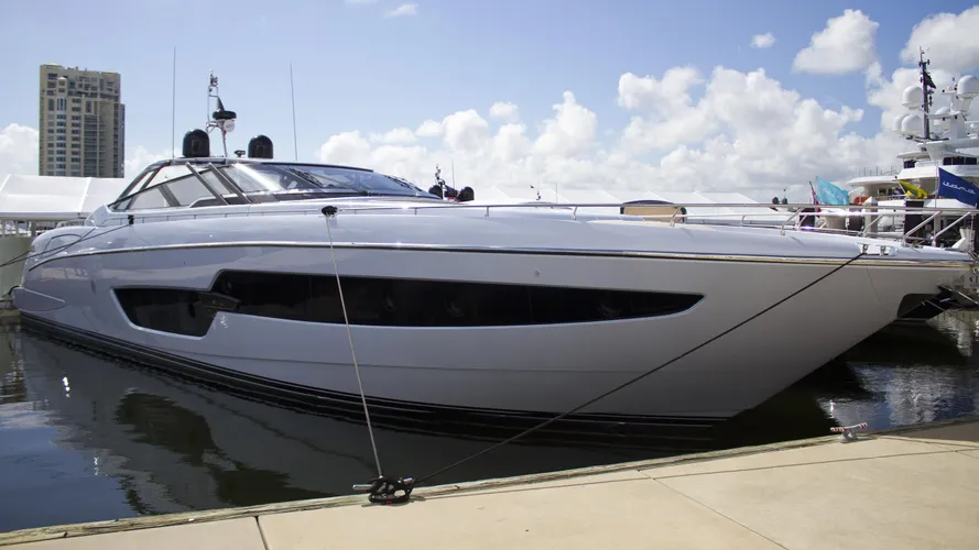 riva-88-florida-2-motor-yacht-2015-27m-half-profile