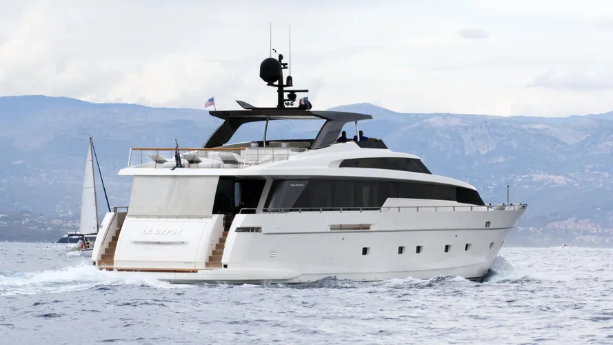 le-gipsy-motor-yacht-sanlorenzo-2011-31m-profile