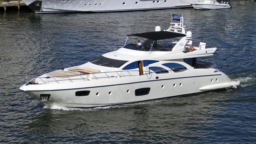 intervention veloz motoryacht azimut leonardo 100 2010 31m half profile