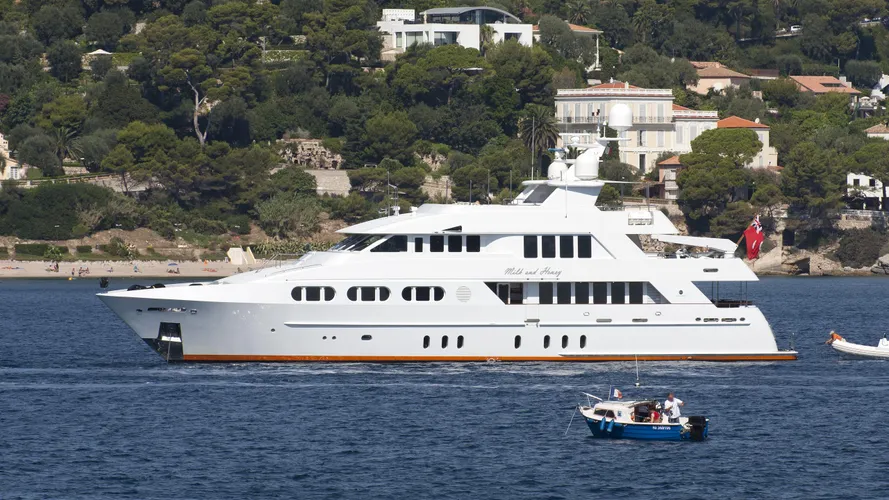 milk-and-honey-motor-yacht-palmer-johnson-2003-38m-profile
