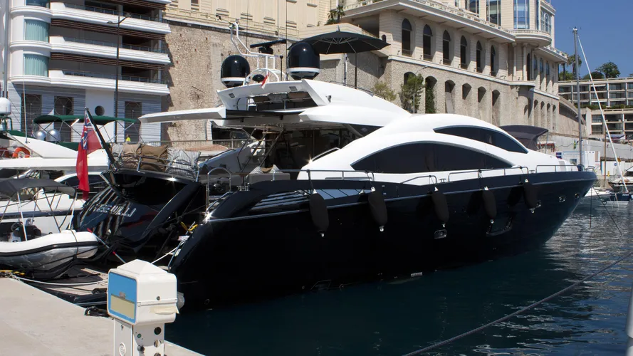 ree-willi-motor-yacht-sunseeker-2009-26m-half-profile