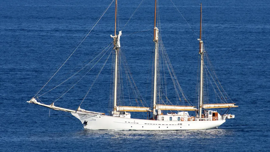 blue-c1-sailing-yacht-feab-marstrandsverken-1991-44m-profile