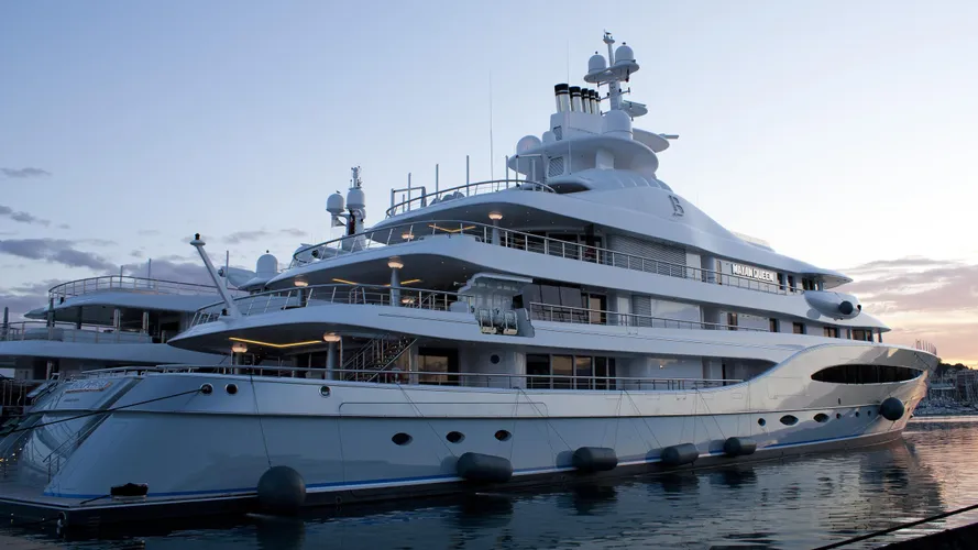mayan-queen-iv-motor-yacht-blohm-voss-2008-93m-half-profile