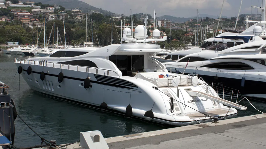 ancora-motor-yacht-arno-2007-34m-profile