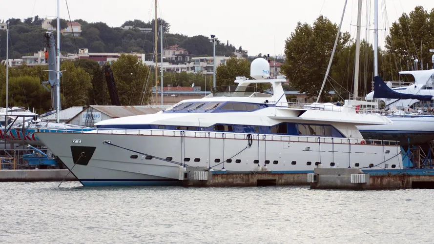 the-journey-motor-yacht-tecnomarine-t120-1989-37m-profile