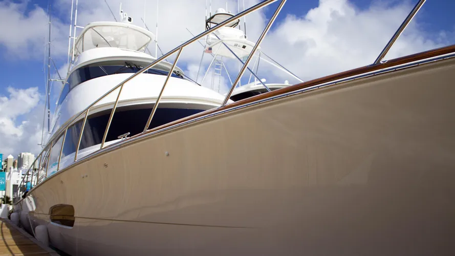 a-work-of-art-sportfish-motoryacht-viking-92-2016-28m-bow