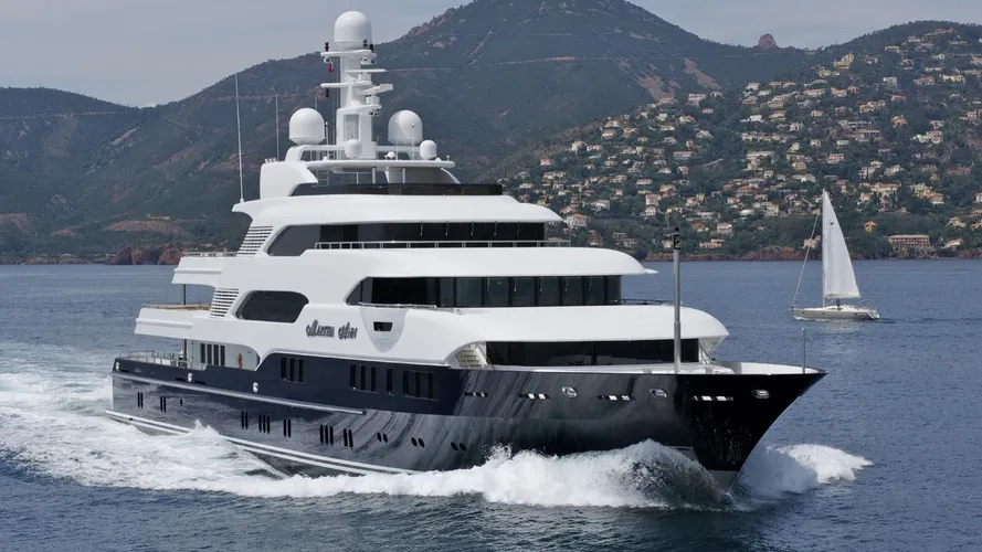martha-ann-motoryacht-lurssen-2008-70m-running