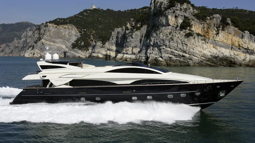 athena-115-3-motor-yacht-riva-2006-35m-profile