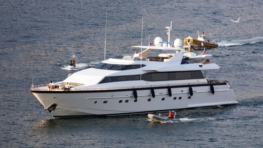 cutlass pearl harlequin motoryacht falcon yachts 106 2001 32m running