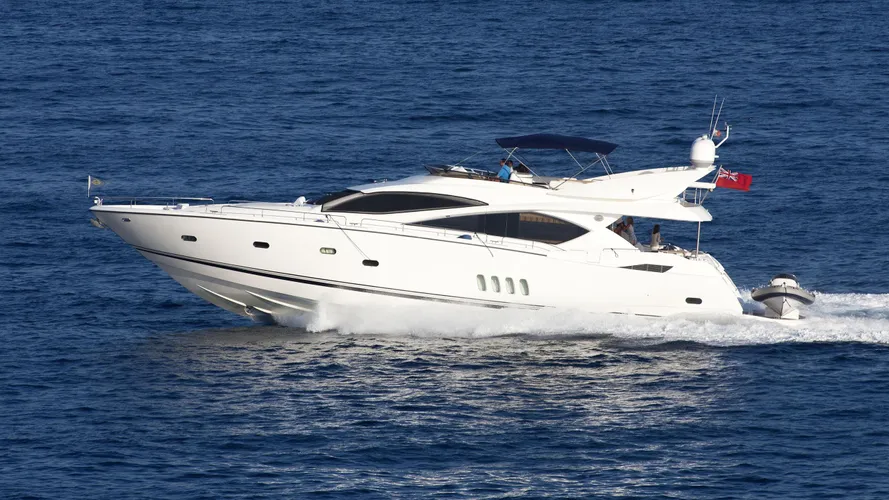 lady-doris-white-gold-motoryacht-sunseeker-82-yacht-2006-25m-profile-running