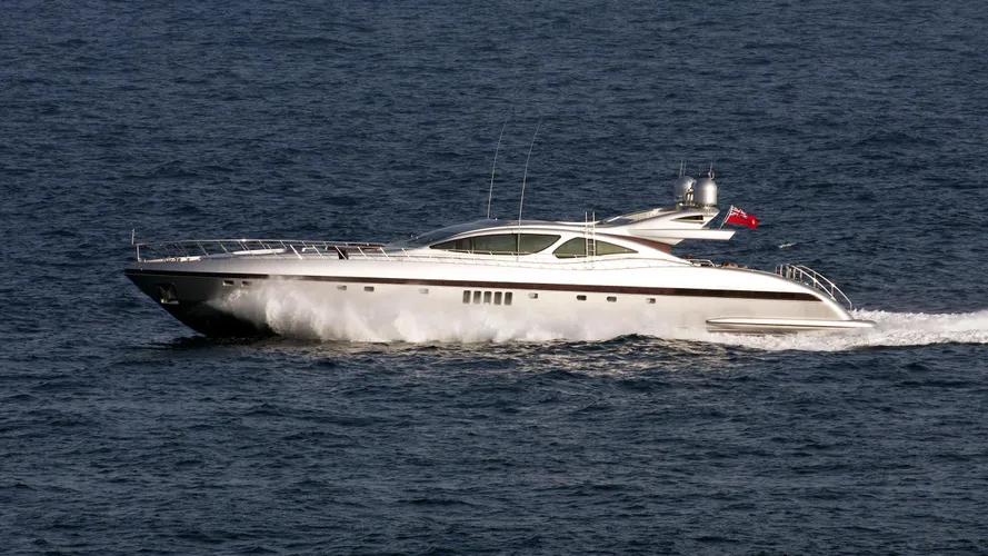 awesome-motoryacht-overmarine-mangusta-130-2005-39m-profile-running