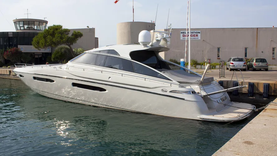 katara-ii-motoryacht-baia-atlantica-2014-24m-stern-view