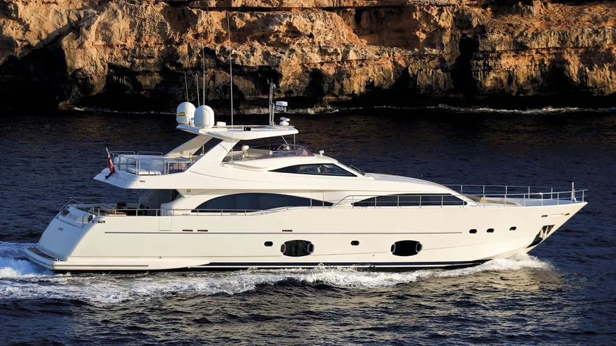 anne-marie-motor-yacht-ferretti-custom-line-97-2007-29m-cruising