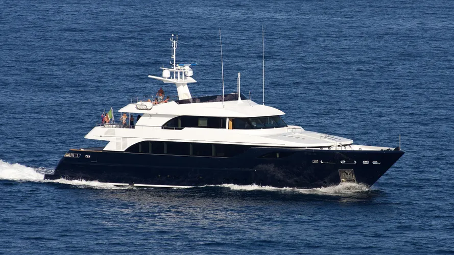 michka-v-motor-yacht-rodriquez-collezione-38-2008-38m-cruising