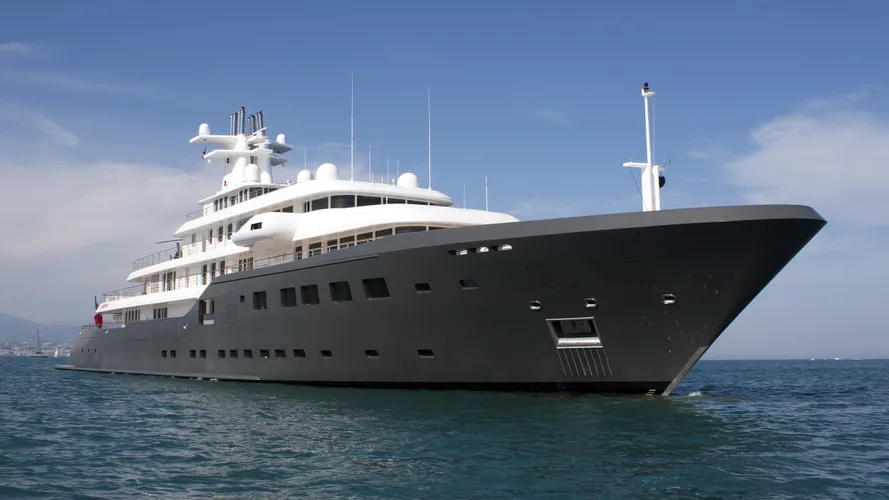 ice-explorer-yacht-lurssen-2005-90m-half-profile