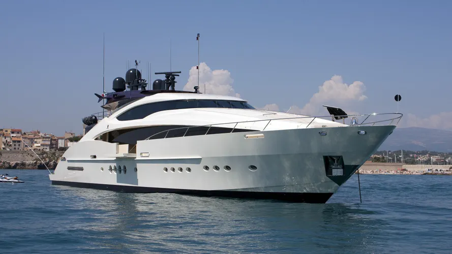 clifford-ii-motor-yacht-palmer-johnson-150-my-2008-46m-half-profile