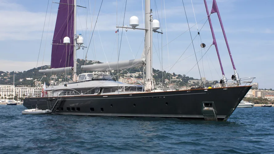 baracuda-valletta-sailing-yacht-perini-navi-2008-50m-half-profile