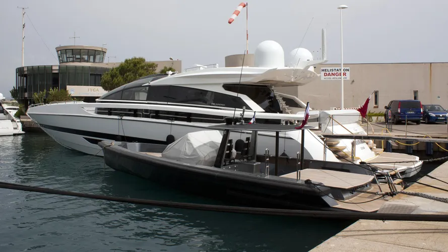 ad-duwaiha-motor-yacht-baia-one-hundred-2015-31m-berth