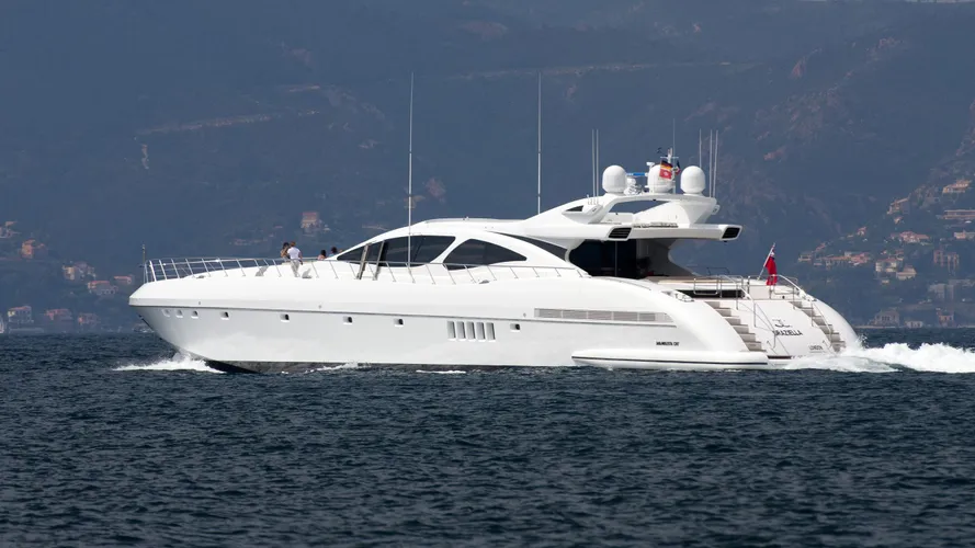voyage-motor-yacht-Mangusta-130-Sport-2006-39m-cruising