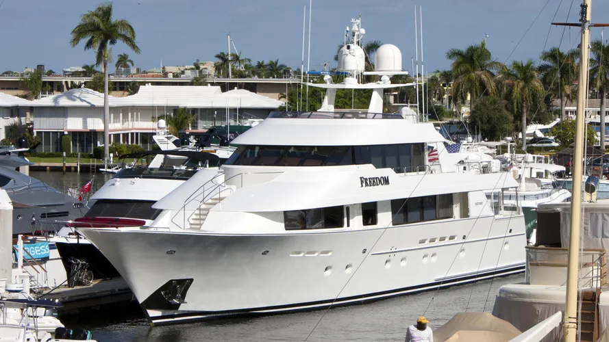godspeed-motor-yacht-westport-130-2005-40m-half-profile
