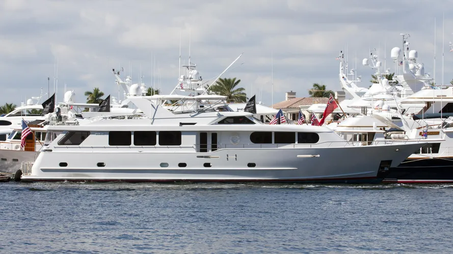 my-lady-motor-yacht-broward-2001-29m-profile