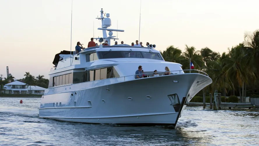 texas-star-ii-motor-yacht-denison-1988-35m-half-profile