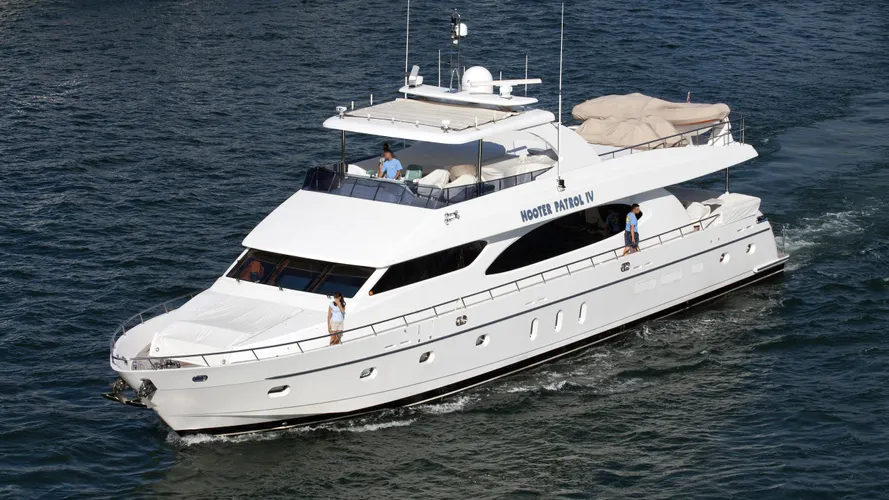 the-program-motor-yacht-hargrave-custom-2006-30m-cruising