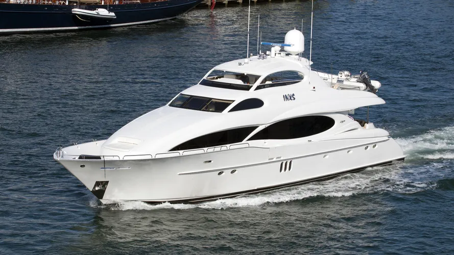 gale winds motoryacht lazarra 106 2004 32m cruising