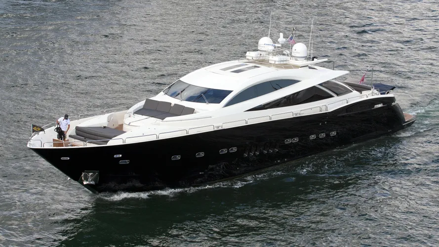 seadoo-for-dad-motor-yacht-sunseeker-predator-108-2009-33m-cruising