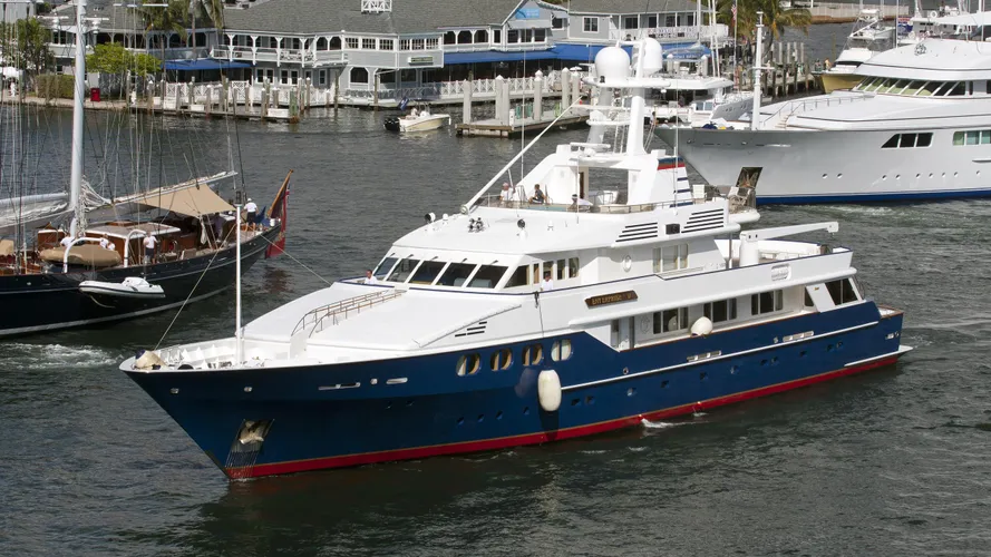 chantal-ma-vie-motor-yacht-feadship-1993-51m-half-profile