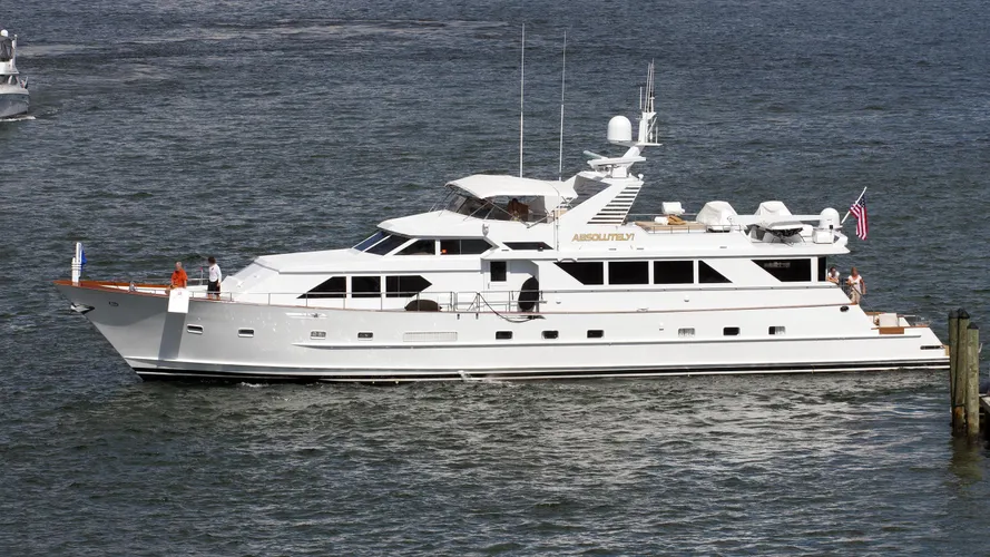 engage-rendezvous-motor-yacht-broward-1991-30m-profile