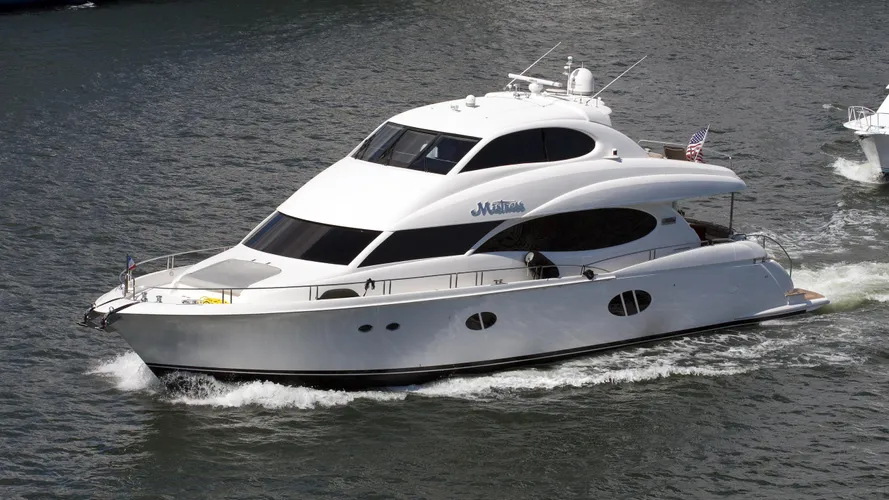 mistress-motor-yacht-lazzara-84-2009-26m-cruising