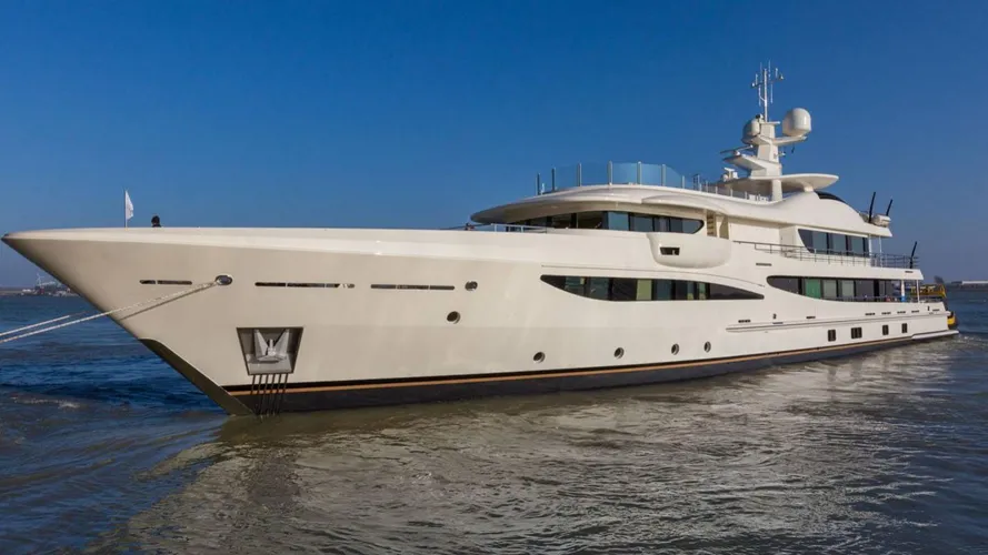 elixir-motor-yacht-amels-2016-55m-half-profile