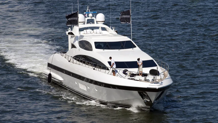 visa-motor-yacht-overmarine-mangusta-105-sport-2006-31m-cruising