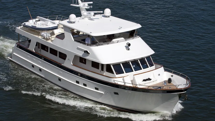 ginger-heartbeat-motor-yacht-outer-reef-2009-24m-cruising