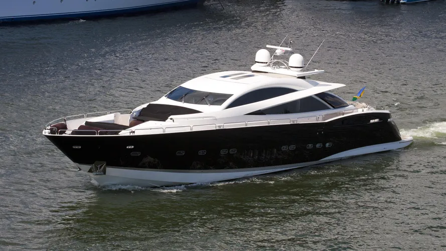 strait-to-voicemail-motor-yacht-sunseeker-predator-108-2007-33m-cruising