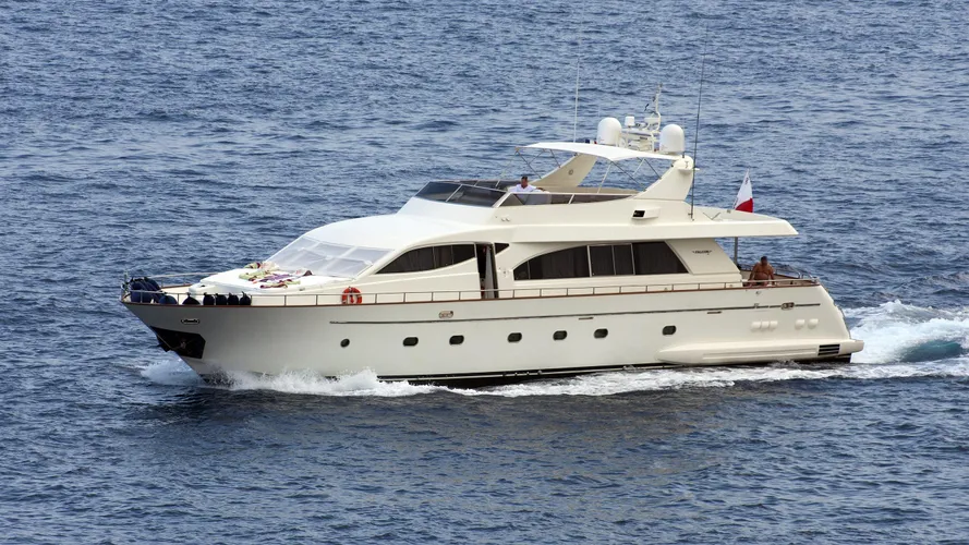 negresca-motor-yacht-falcon-86-2000-26m-cruising