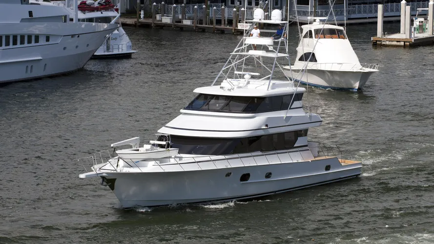 grand legacy el lobo motoryacht affinity cheoy lee 990 sf 2008 27m half profile