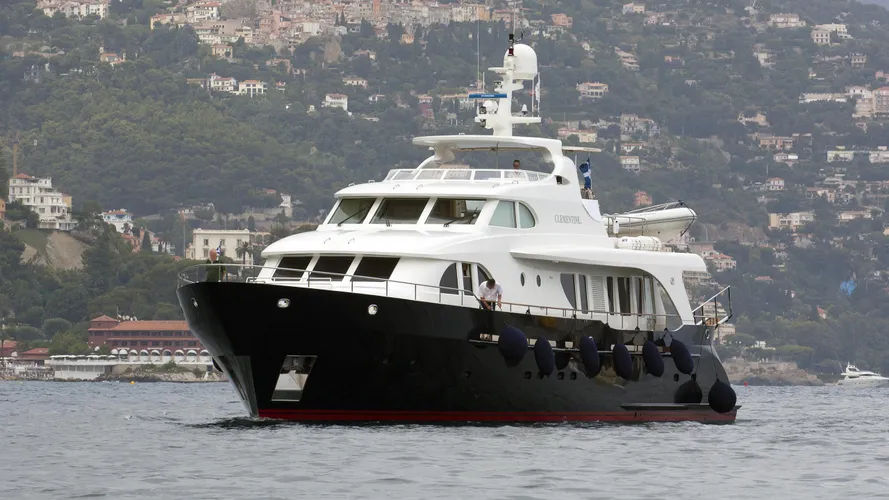 clementine-motor-yacht-moonen-96-2005-29m-front-profile