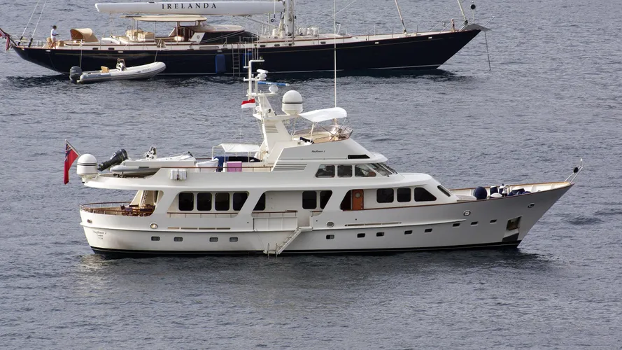 mayflower-motor-yacht-moonene-85-1992-26m-profile