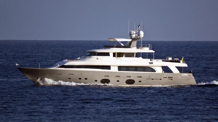 seventh-sense-motor-yacht-ferretti-navetta-33-2008-33m-cruising