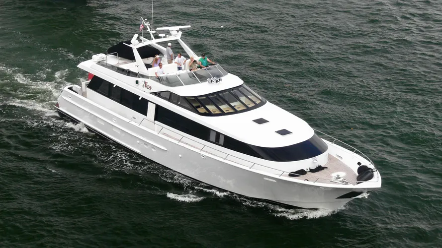 le-viper-motor-yacht-swiftships-1992-26m-aerial