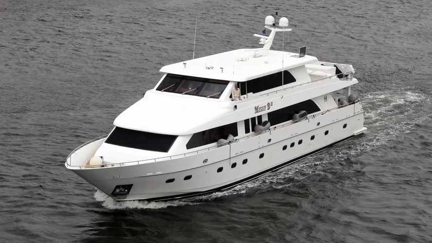 missy-b-ii-motor-yacht-hargrave-115-2004-35m-before-refit