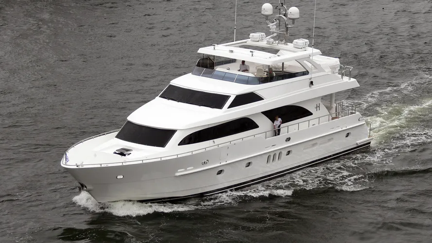 on-a-roll-motor-yacht-hargrave-2009-26m-profile