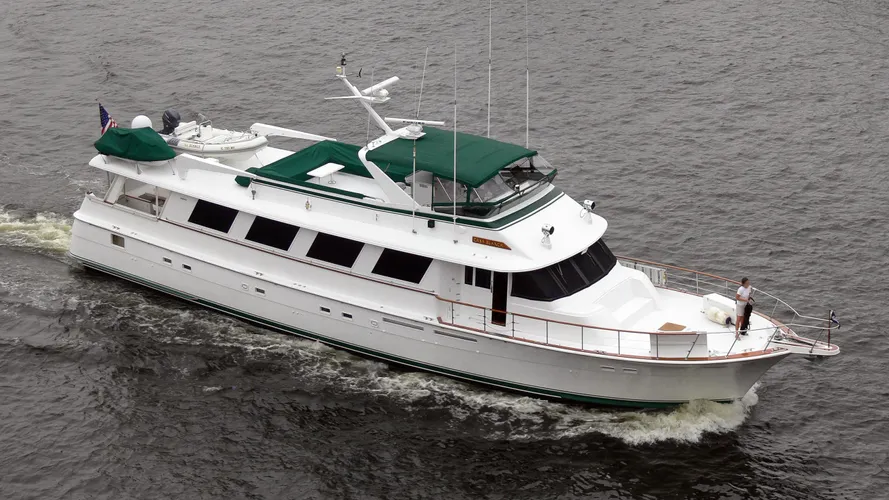 casa-blanca-motor-yacht-hatteras-92-elite-2000-28m-front-profile