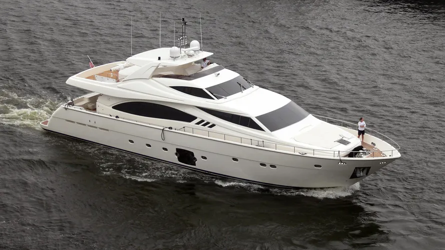 aurora dignitatis motoryacht ferretti 881 rph 2008 27m half profile