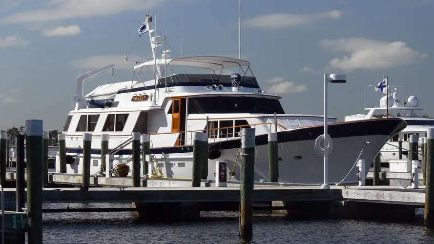 panacea-iv-motor-yacht-burger-boat-1984-26m-berth