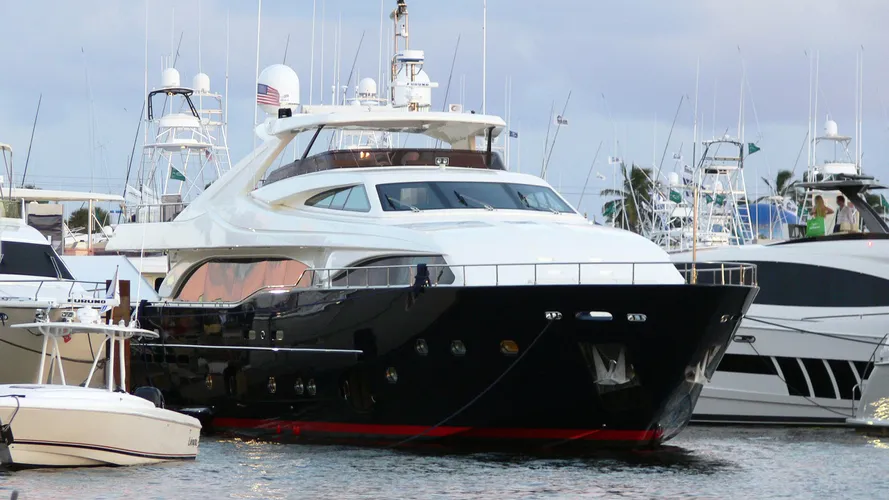 nati-tre-motor-yacht-ferretti-custom-line-112-next-2008-34m-front-profile