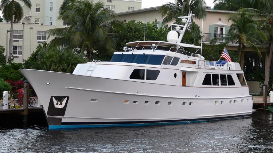trilogy-motor-yacht-stephens-1984-29m-front-profile