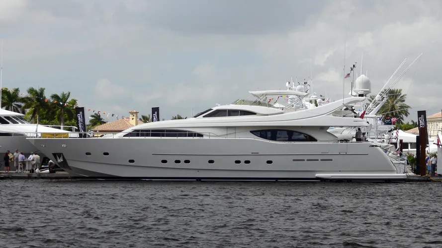 sea-spray motoryacht ferretti custom line 94 2001 29m profile